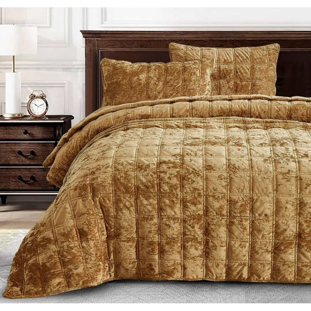 Luxurious Velvet gold 3 piece velvet quilt  Set
